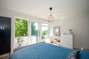 Bed 1- click for photo gallery